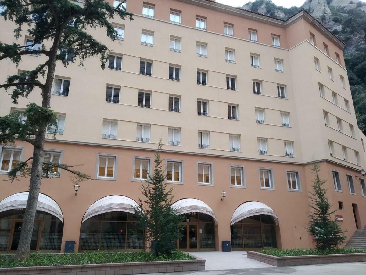 Alberg Abat Oliba Monistrol de Montserrat المظهر الخارجي الصورة The main building of the University of Liechtenstein
