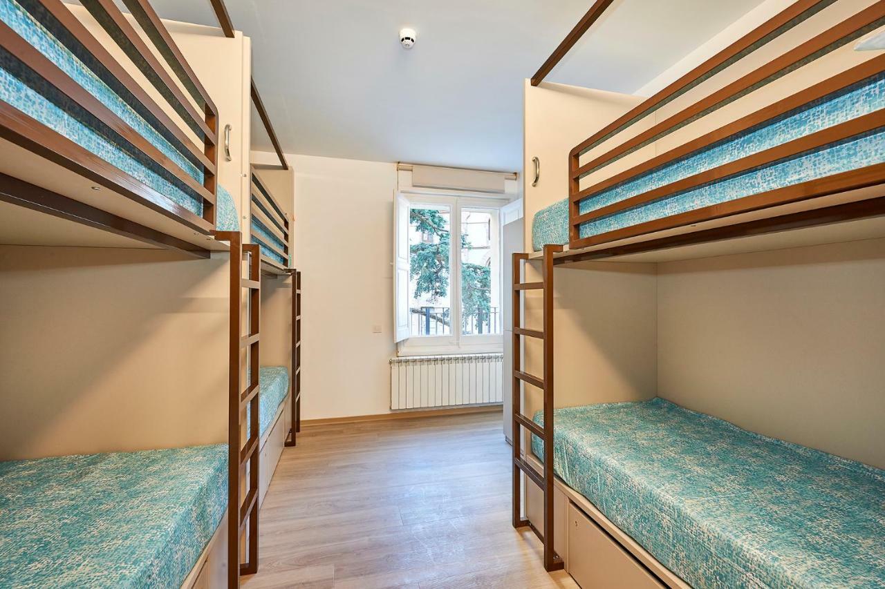 Alberg Abat Oliba Monistrol de Montserrat المظهر الخارجي الصورة Hostel in Berlin
